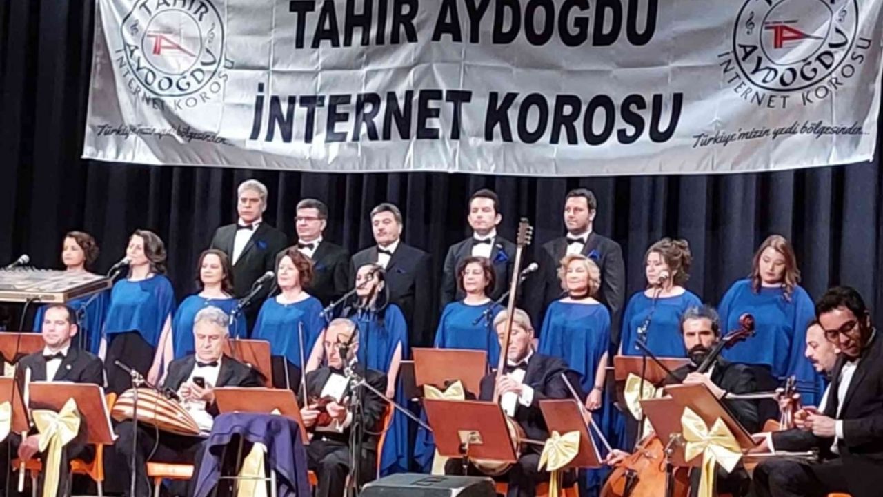 ‘Tahir Aydoğdu İnternet Korosu’ ilk konserini verdi