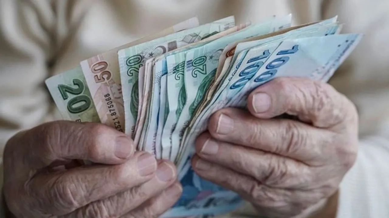 2024 emekli maaşı zammı konusunda gelişmeler yaşanıyor! İşte hesaplanan en düşük maaş: