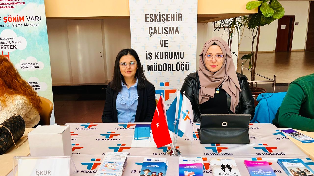 Eskişehir İŞKUR İl Müdürlüğü, Anadolu Üniversitesi farkındalık etkinliğine katıldı.